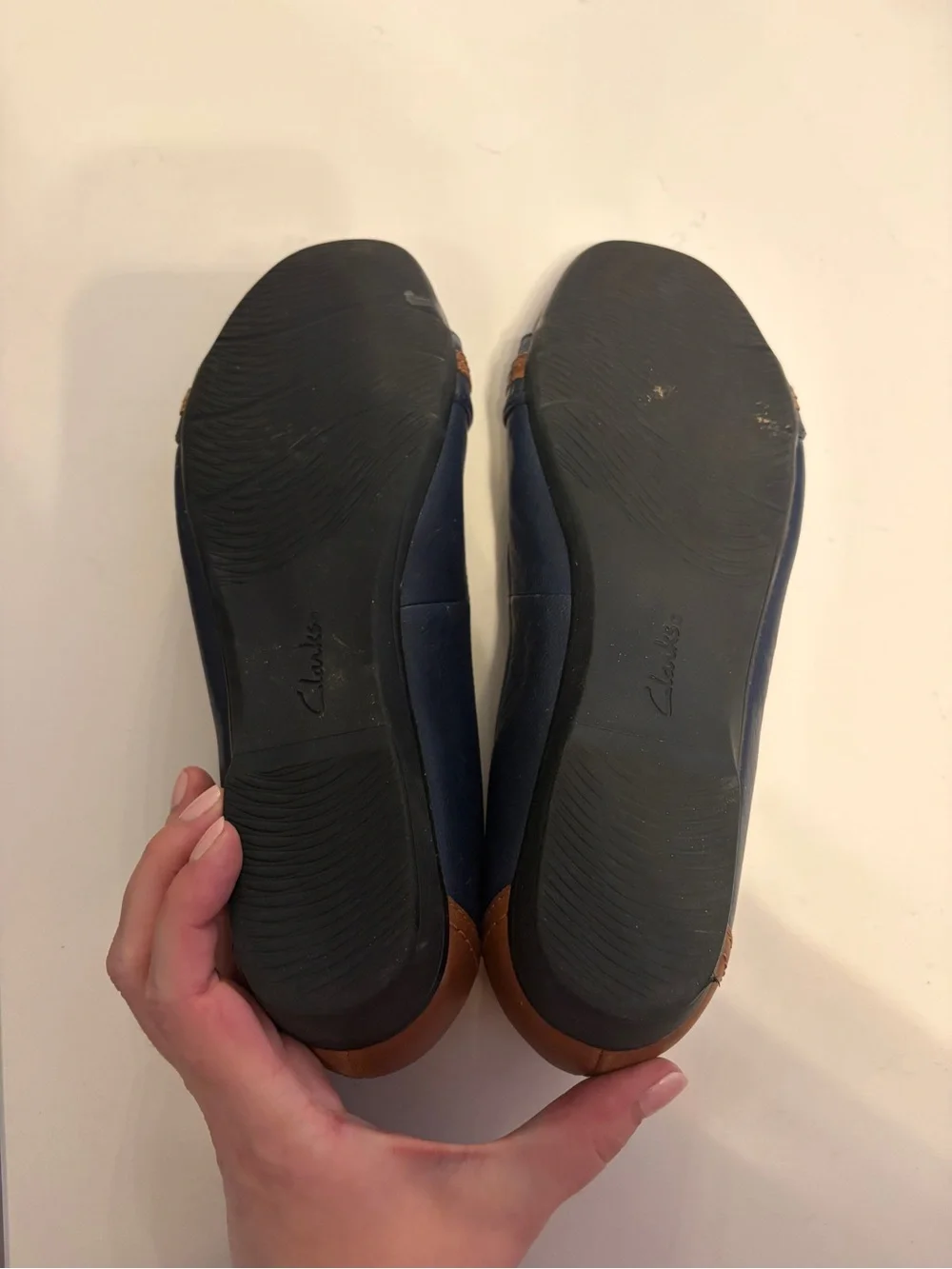 Clarks Collection Navy Blue and Tan Leather Cushion Flats Gold Buckle 10 - Picture 4 of 5